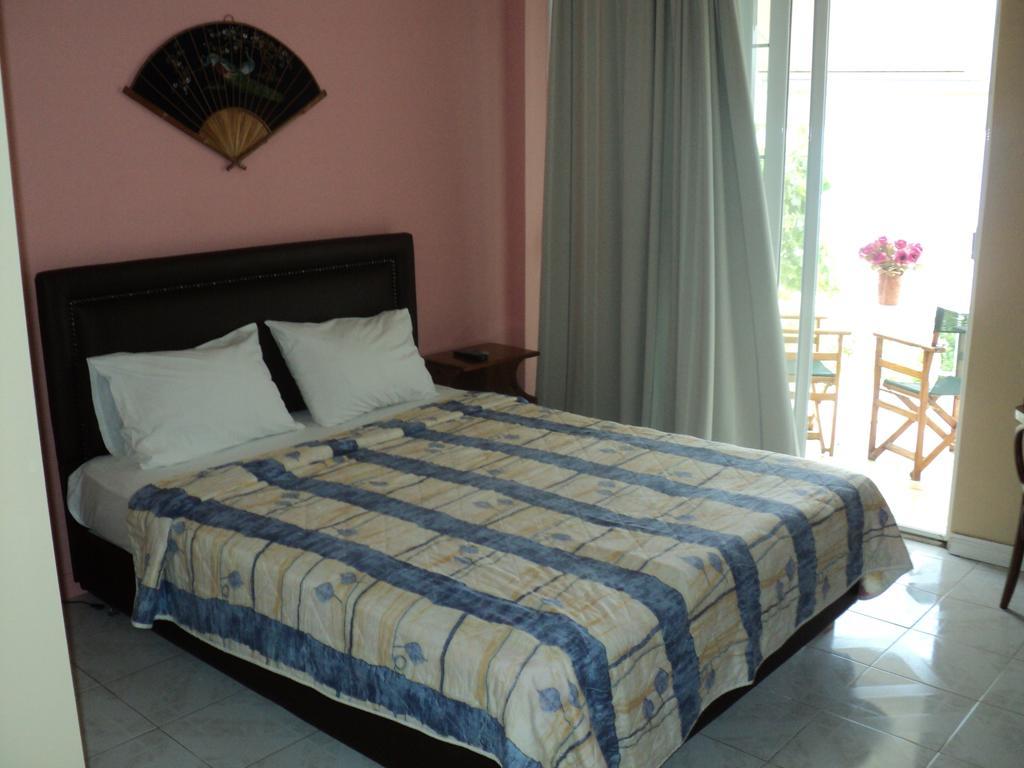 Miloi Rooms And Apartments Pokoj fotografie