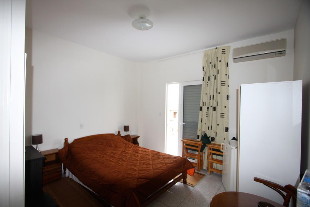 Miloi Rooms And Apartments Exteriér fotografie
